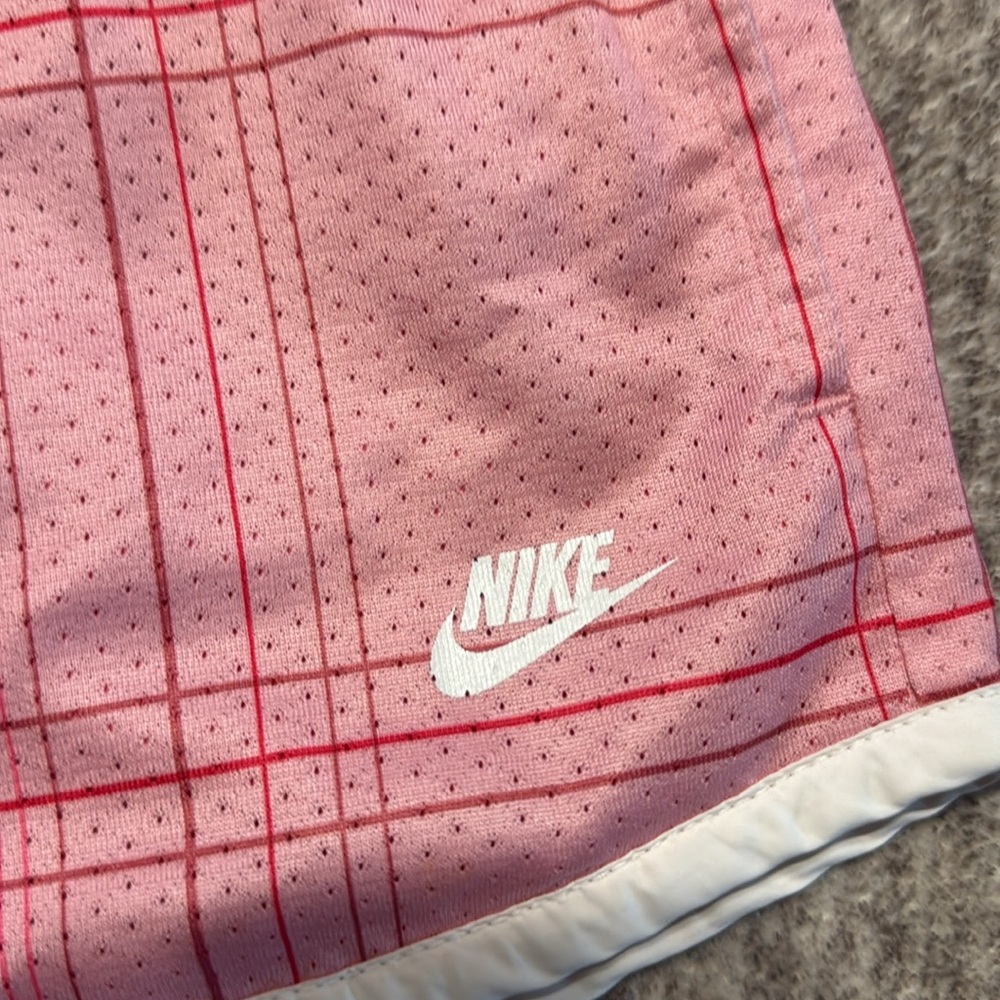 Nike Women’s Pink Shorts Plaid Reversible Medium 8-10 Running - Picture 2 of 6